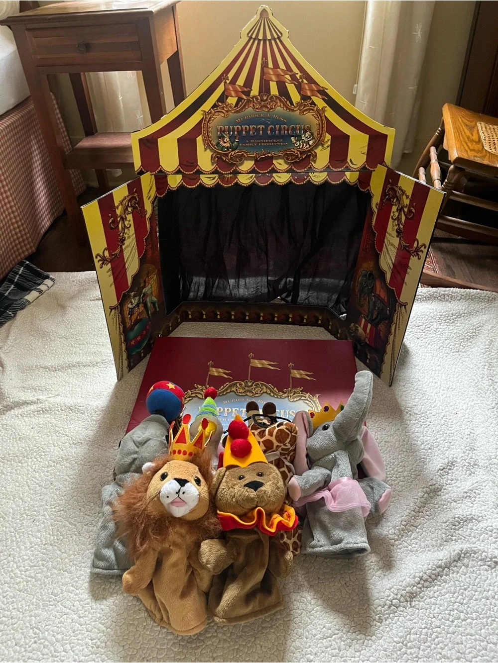 Plush Circus Animal Hand Puppets Set and Stage - Multicolor